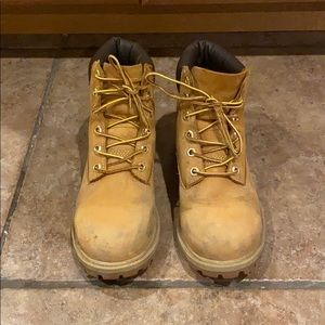 Size 4.5 Timberland boots in good condition